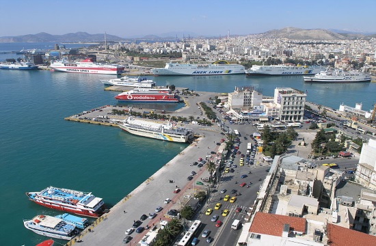 Sailing from ports of Piraeus and Lavrio back to normal after high-velocity winds end