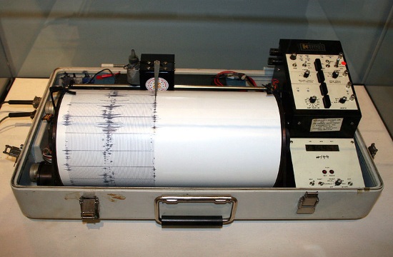 Greek school competition invites students to build their own seismograph