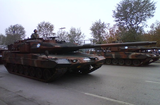 Inside the Hellenic Army’s Leo-2A6 HEL during an exercise (videos)