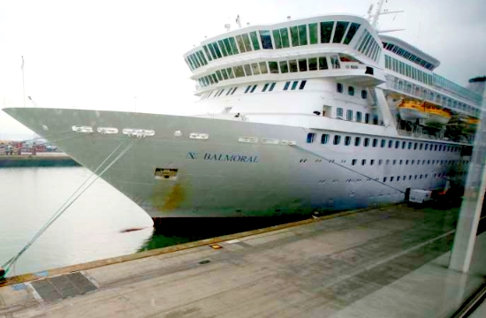 Gastroenteritis outbreak among hundreds of luxury cruise passengers