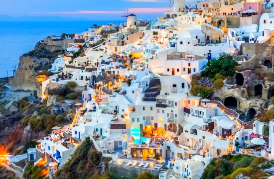 Thrillist: Oia in Santorini among Europe's 15 most breathtakingly beautiful villages