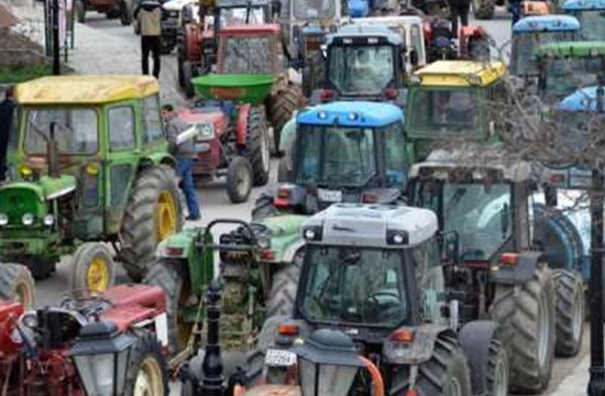 Protesting Greek farmers close Patras-Corinth highway