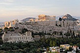 Travel guide: How to experience Athens on €10 a day budget!