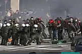 “Riots and protesters” turn Syntagma in Athens into a movie set (video)
