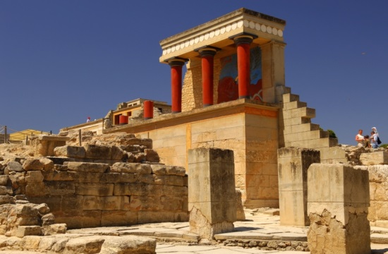Με κινητοποιήσεις απειλούν οι ξεναγοί Κρήτης- Σαντορίνης