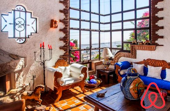Airbnb: Οι ξενοδόχοι επιτίθενται γιατί χάνουν το προνόμιο των ανεξέλεγκτων τιμών