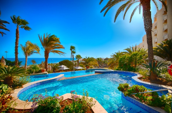 Ρίχνουν τις τιμές τα ξενοδοχεία στη Δυτική Μεσόγειο