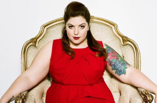 H αμερικανίδα τραγουδίστρια Mary Lambert παραληρεί για την Ελλάδα