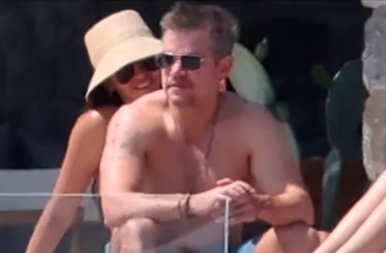 Ο Matt Damon κάνει διακοπές στη Μύκονο με την οικογένειά του και διάσημους φίλους