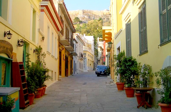 Πρωτοβουλία για τον καθαρισμό προσόψεων κτιρίων σε 10 γειτονιές της Αθήνας