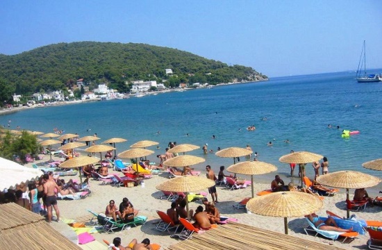 ΙΝΣΕΤΕ: Σε ιστορικά υψηλά η άμεση συμβολή του τουρισμού στην ελληνική οικονομία το 2023
