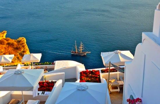 διαΝΕΟσις | Μελέτη: το ελληνικό τουριστικό προϊόν παραμένει μονοδιάστατο