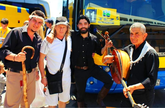 Tez Tour: Υποδοχή των πρώτων επισκεπτών της σεζόν στο αεροδρόμιο Ηρακλείου
