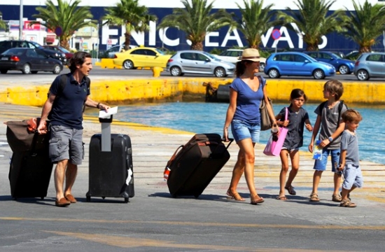 Εσωτερικός τουρισμός 2015: Απώλειες 6,6% στα έσοδα, -10,2% οι διανυκτερεύσεις