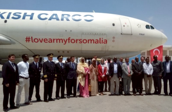 Η Turkish Airlines και οι αστέρες των social media απογειώθηκαν για τη Σομαλία