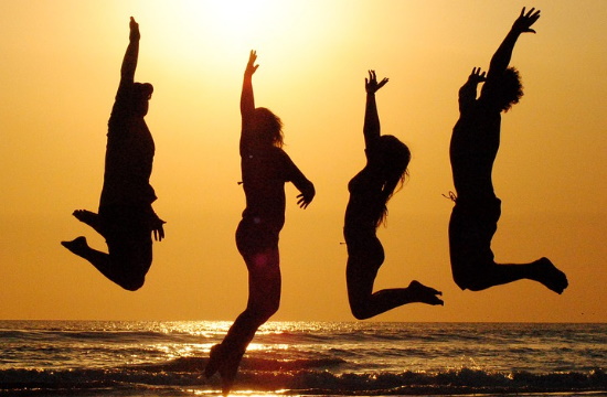 beach-jump-pixabay