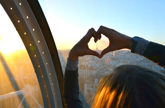 europe_paris_pixabay_388717384