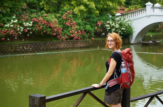 tourists_pixabay_454505373