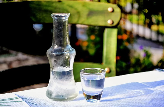 tsipouro_pixabay_804631932